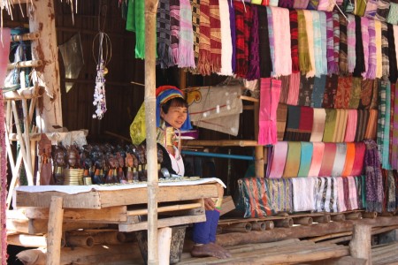 femmes au long cou à Chiang Rai