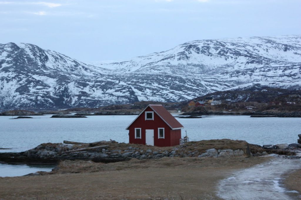 Maison typique à Sommaroy près de Tromso