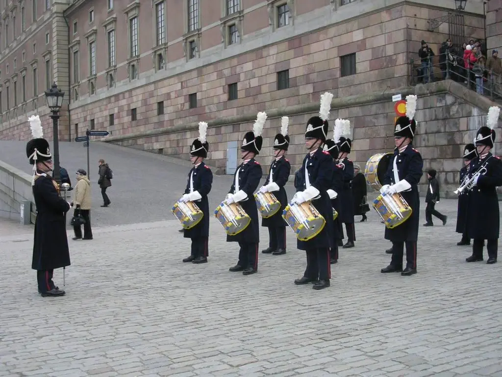 Relève de la garde devant le palais royal de Stockholm