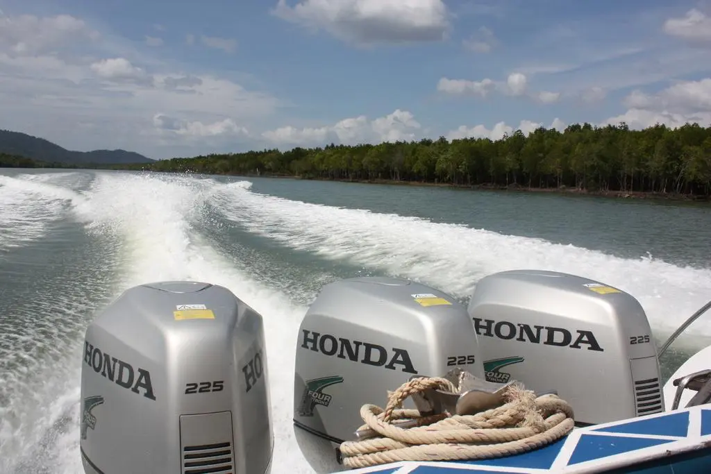 Speed boat entre les îles du Sud thaïlandais
