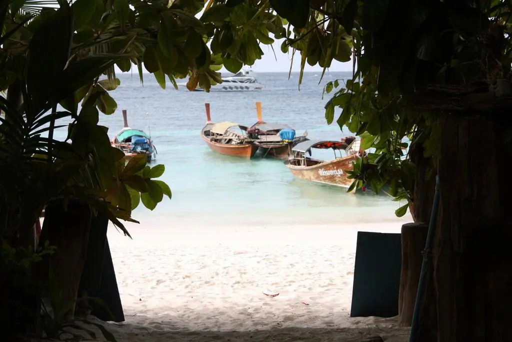 Approche de Koh Lipe en long tail boat