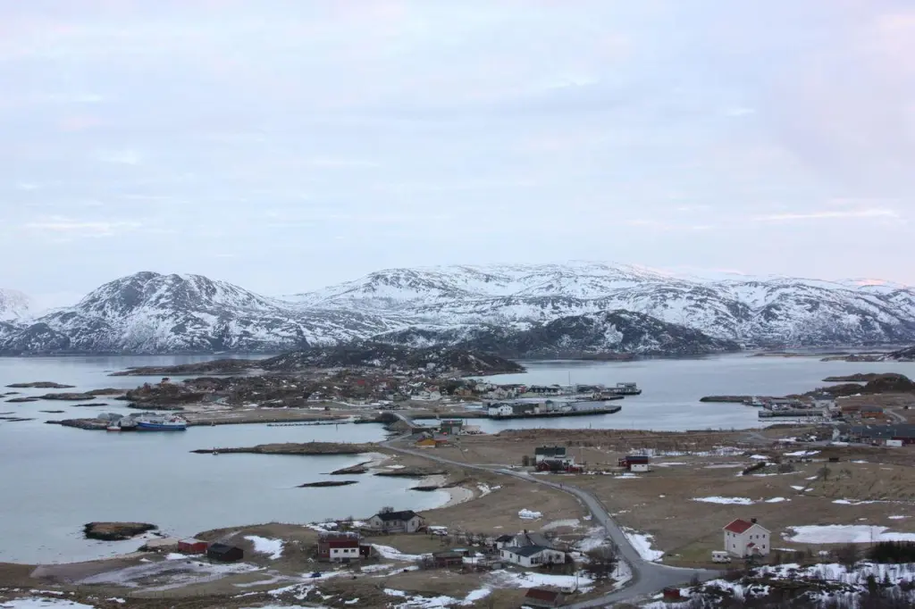 Paysage côtier de Sommarøy près de Tromsø