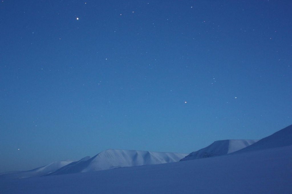 Randonnée en raquettes dans les montagnes du Svalbard