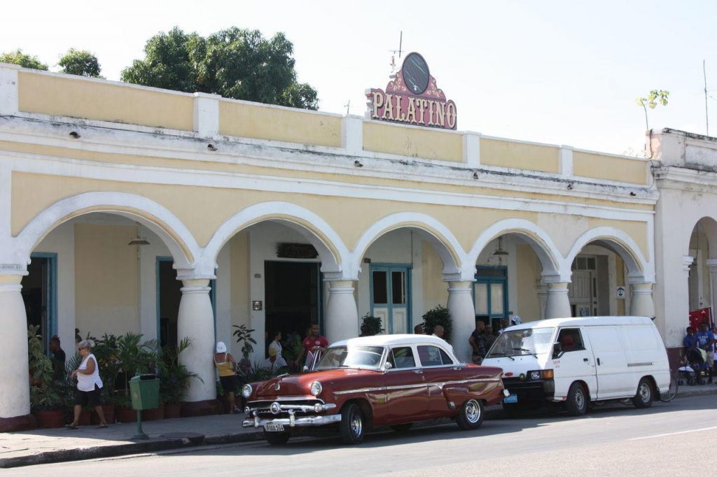 Bar El Palatino à Cienfuegos