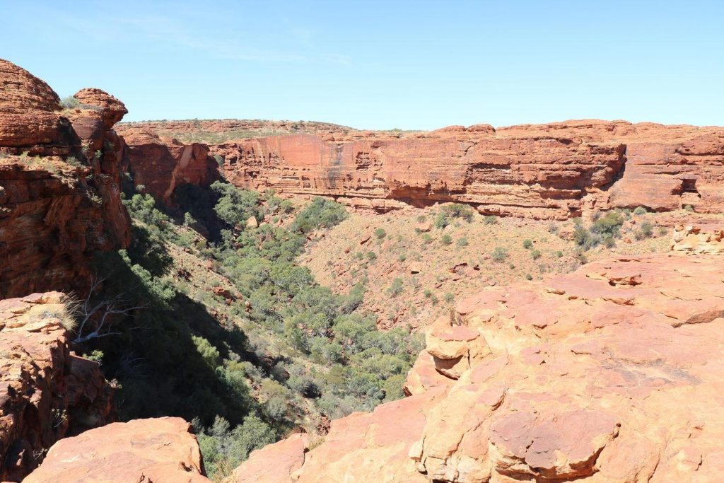 Passage rocheux sur la Kings Canyon Rim Walk