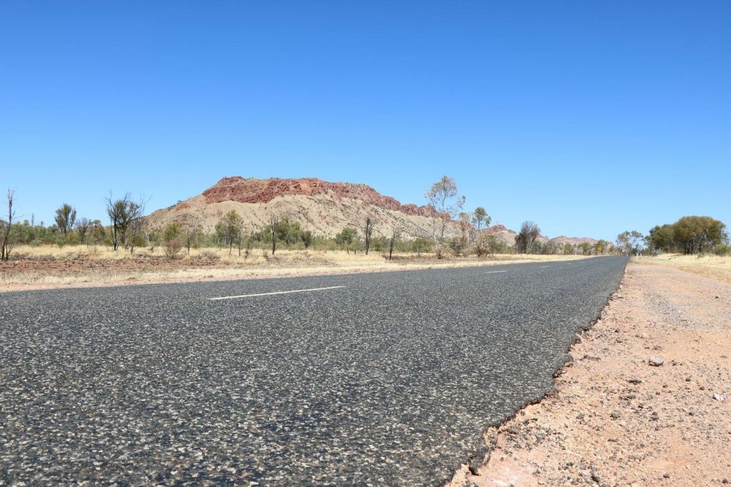Paysage des West MacDonnell Ranges dans le Red Centre