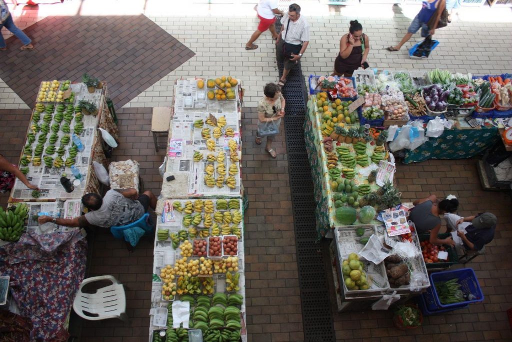Étal du marché de Papeete à Tahiti