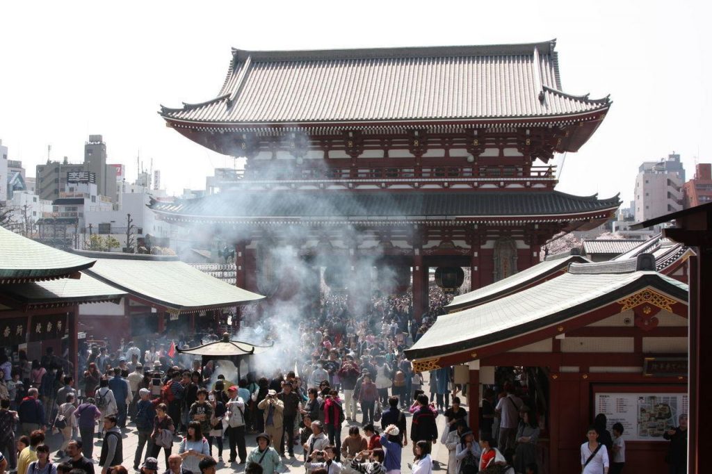 Cour intérieure du temple Senso-ji