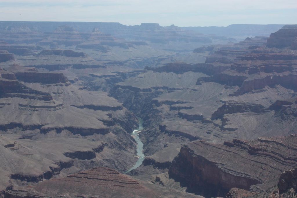 Autre vue sur les strates du Grand Canyon