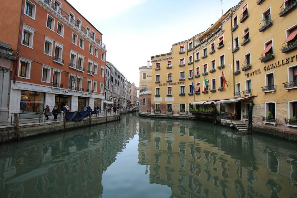 Canal de Venise en gondole