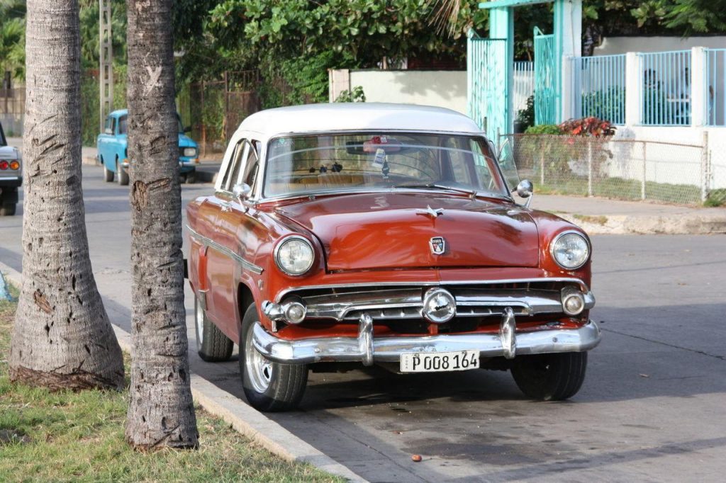 Vieille voiture américaine à Cuba