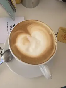 Cappuccino dégusté le matin à Alberobello