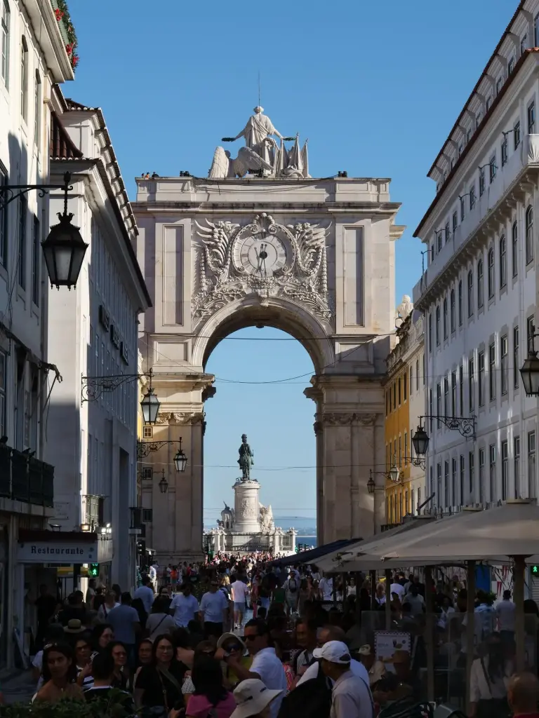 Arche de la rue Augusta vue depuis le centre historique de Lisbonne