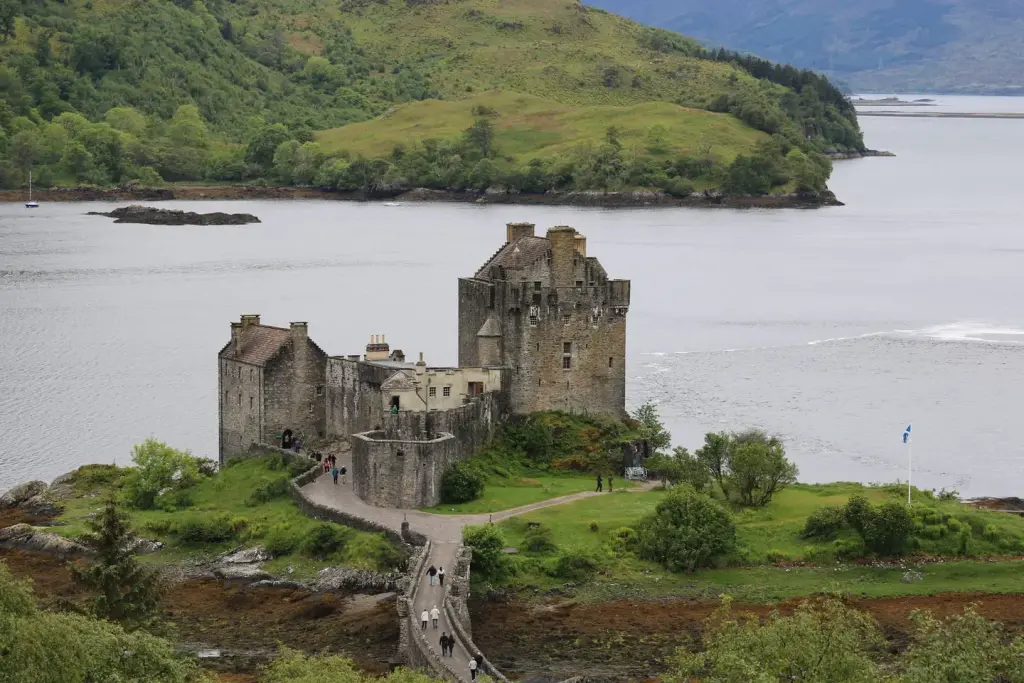 Château d'Eilean Donan observé depuis le belvédère