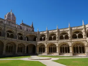 Cloître du monastère des Hiéronymites à Belém