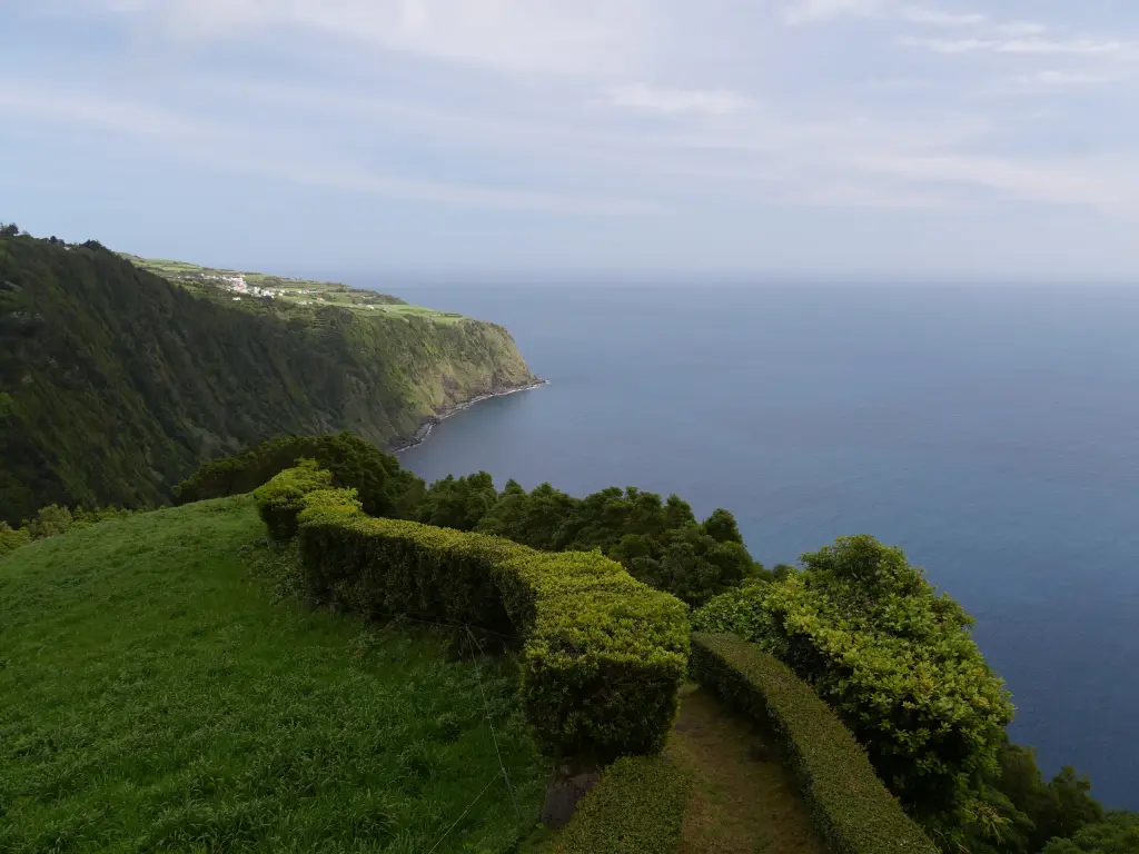 Jardins du Miradouro da Ponta do Sossego face à l'Atlantique