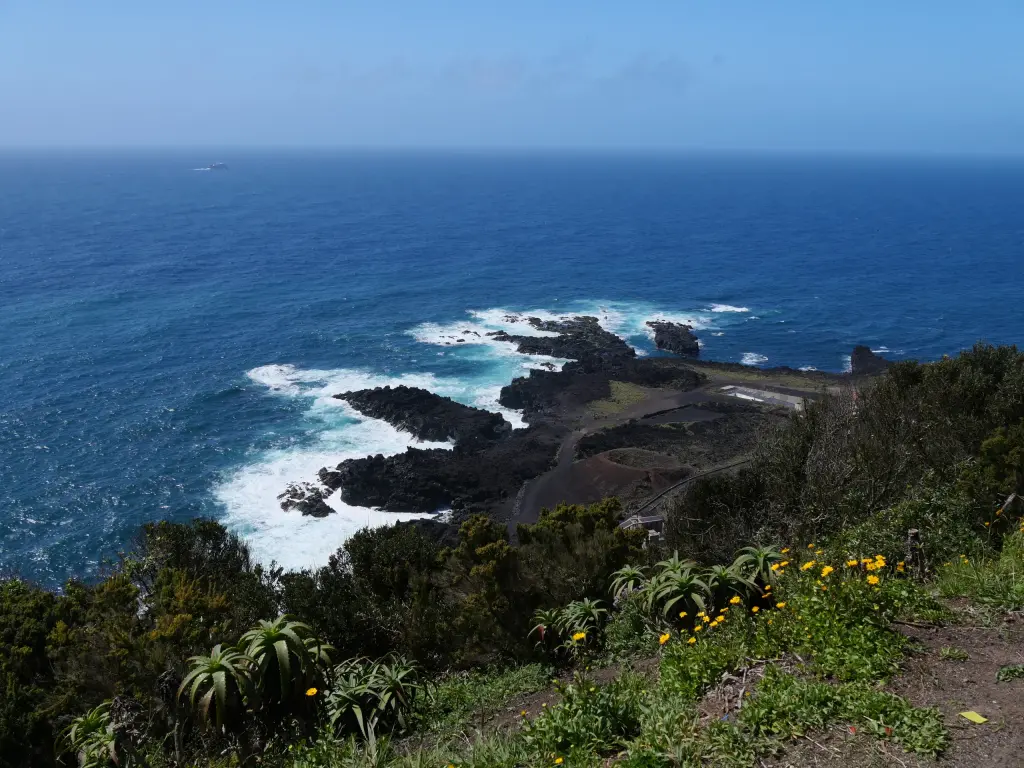 Panorama volcanique de Ponta da Ferraria
