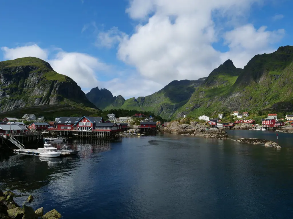 Vue depuis les quais du village de Å dans les îles Lofoten
