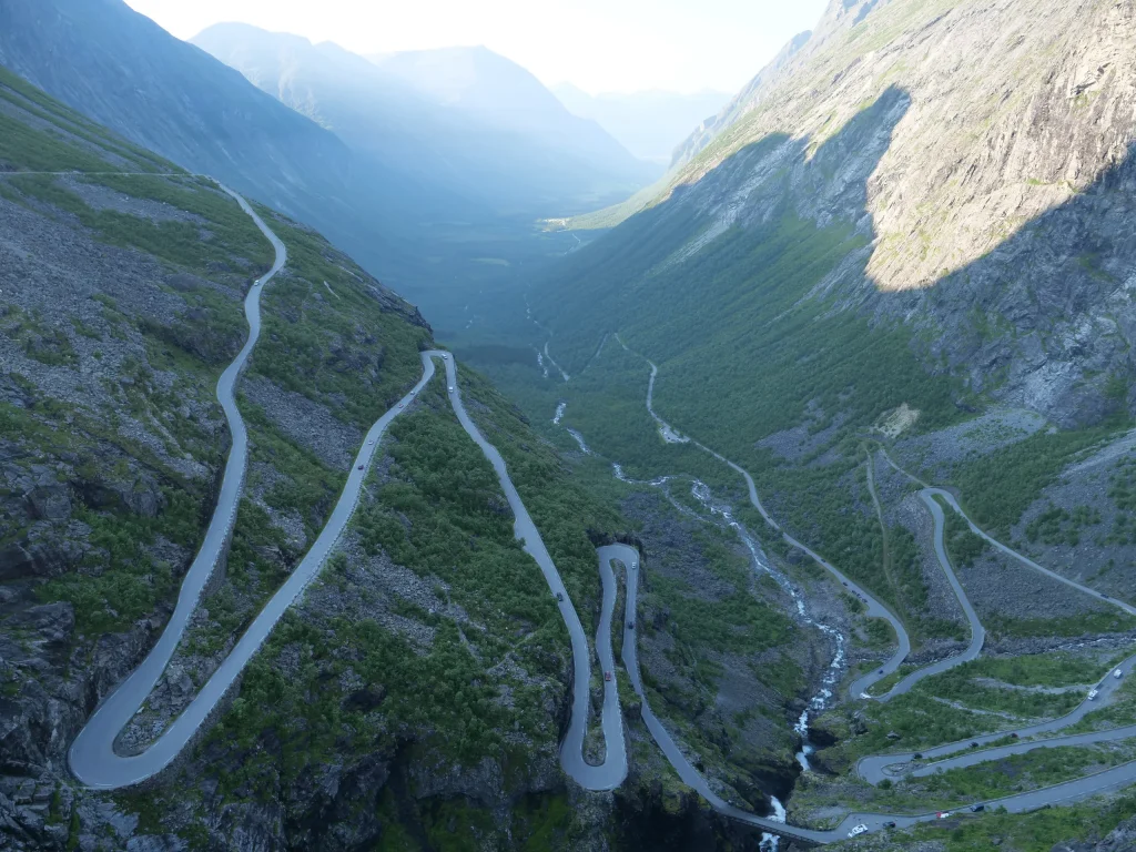Route de Trollstigen vue depuis les hauteurs