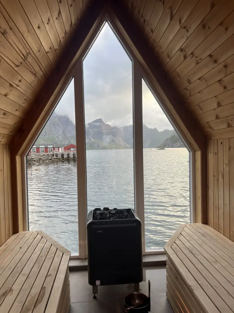 Sauna du Reinefjorden Sjøhus avec vue sur le fjord