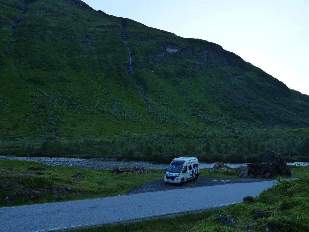 Spot en van près de Flåm en Norvège