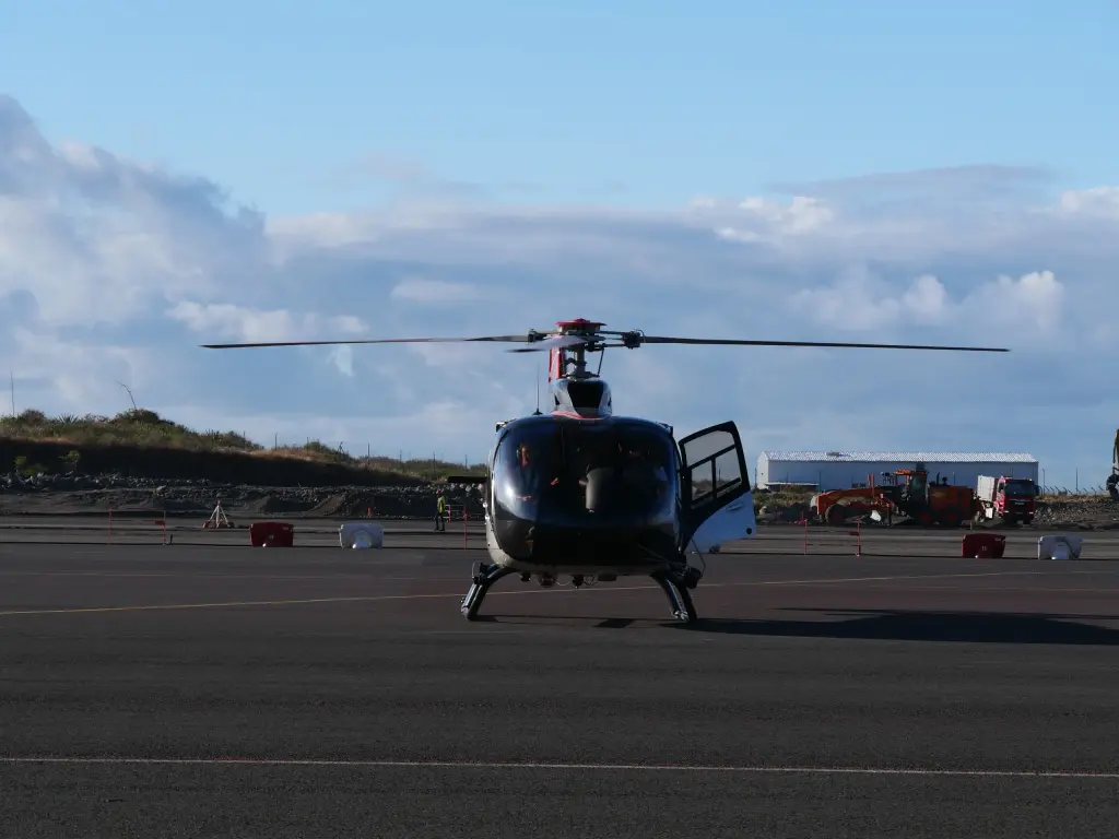 Hélicoptère de Corail prêt au décollage à Saint-Pierre