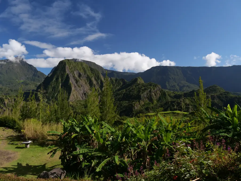 Piton d'Anchaing dominant le cirque de Salazie